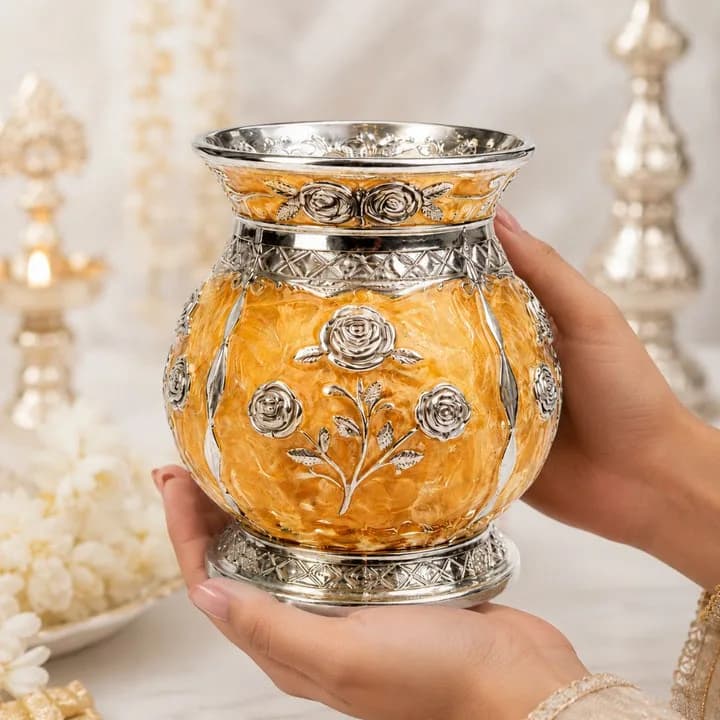 Package Content: Pack Of 1 Material: Metal Color: Silver, Gold, Black-Gold Product Dimension: LxBxH: 27.5x27.5x43 CM — 7