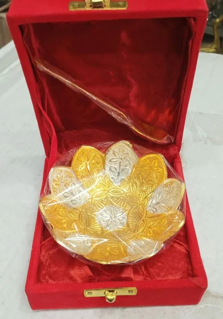 LAMANSH Golden Silver Plated Metal Bowl set for Gifting 🎁 | German Silver Gold Floral Bowl set in velvet box for Weddin — 5